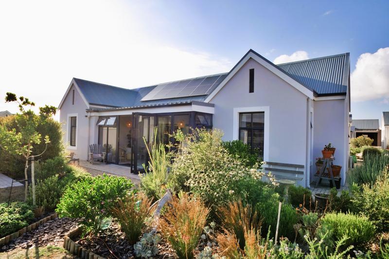 To Let 3 Bedroom Property for Rent in Stilbaai Wes Western Cape
